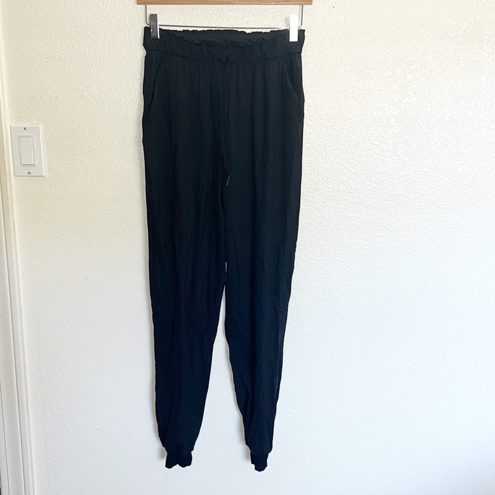 Lululemon Black Drawstring Women’s Joggers